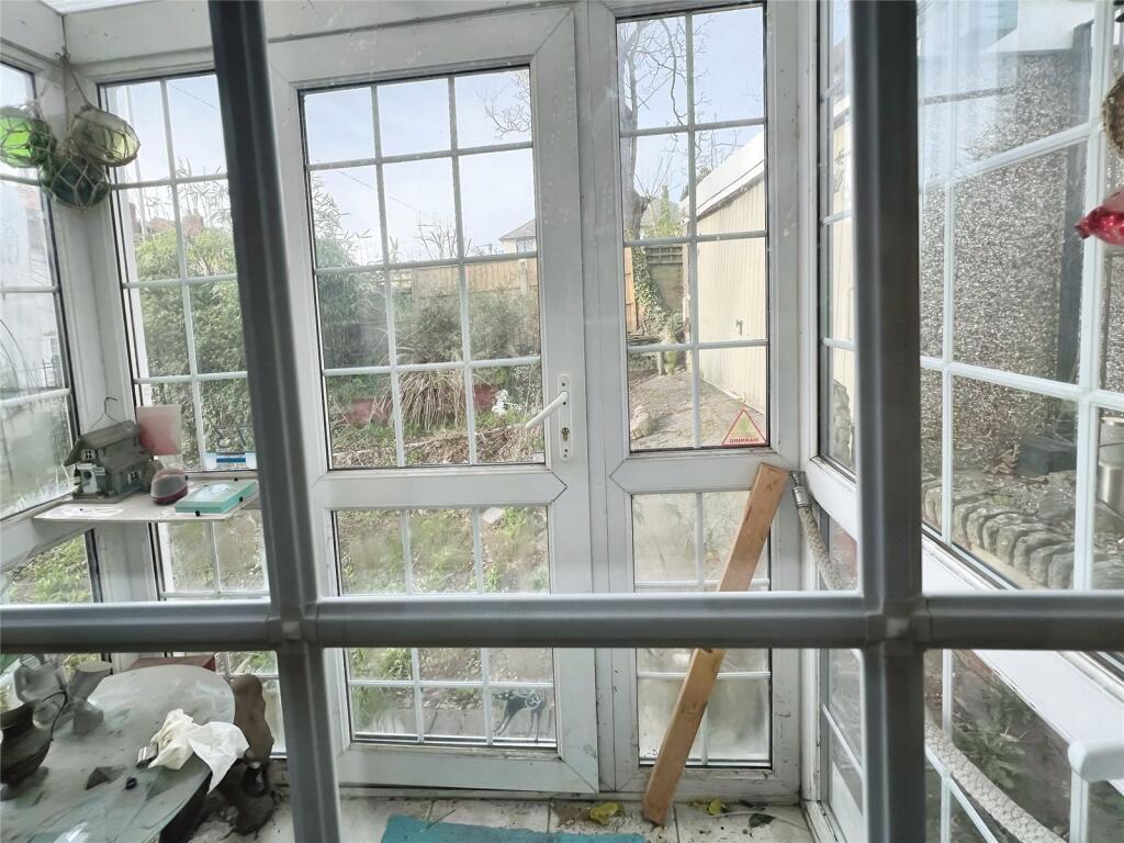 Patio (Side)