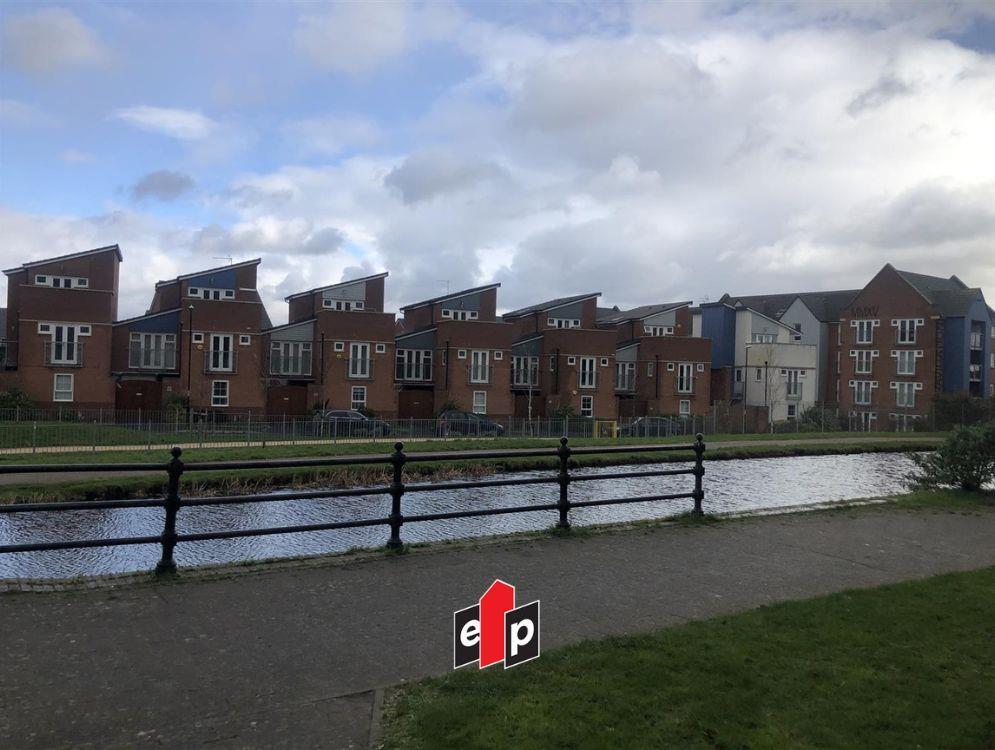Drapers Field, Canal Basin - Views