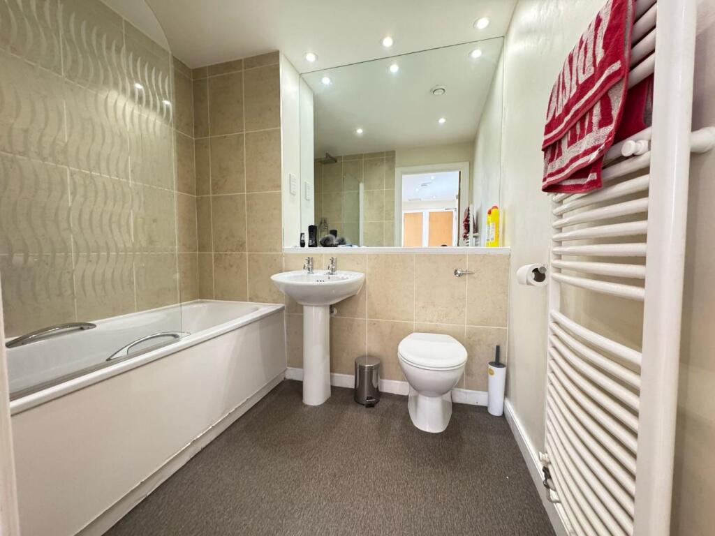 Bathroom (1).jpeg