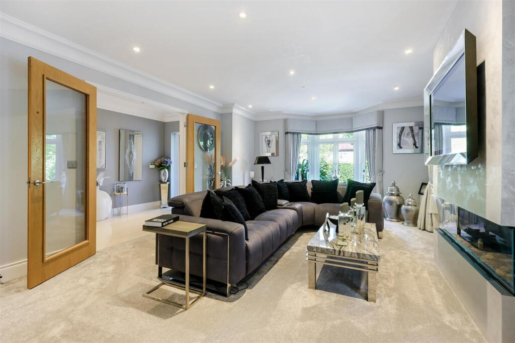 KENMORE CLOSE, 1-3.jpg