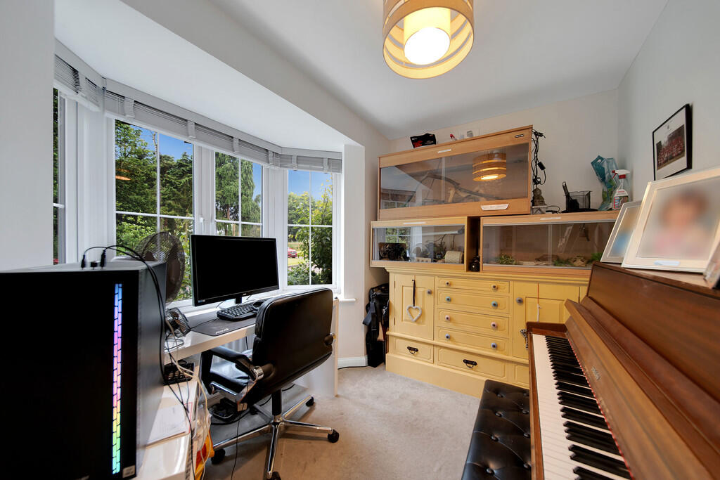 73 Ribbans Park R...