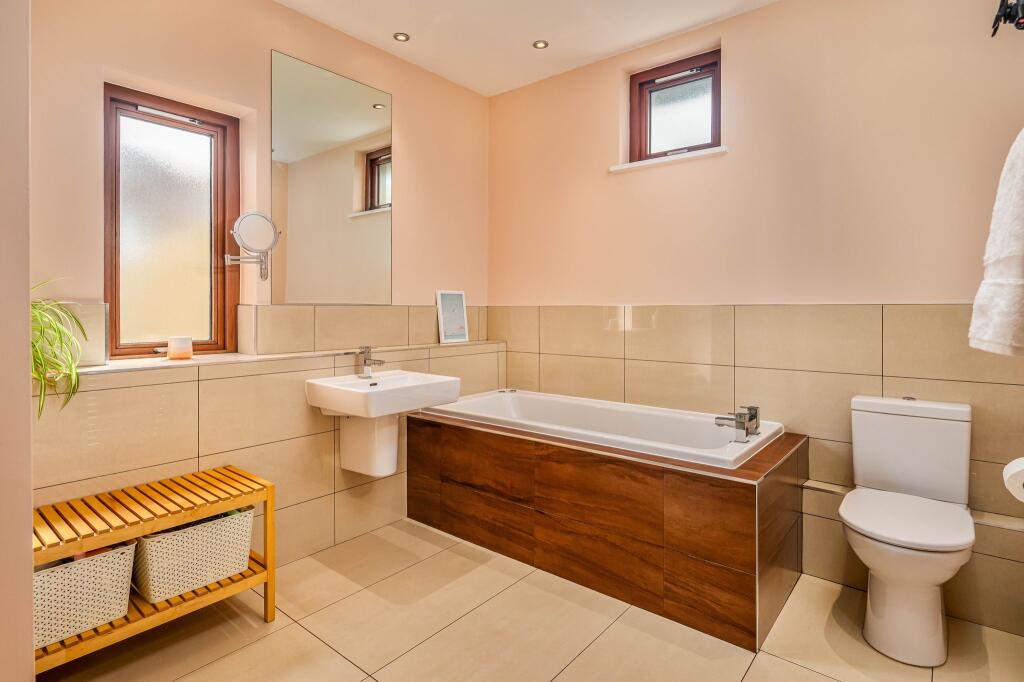 Master bedroom en suite 