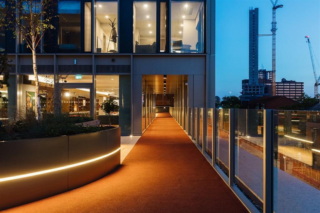 Broad Street, Birmingham, B15