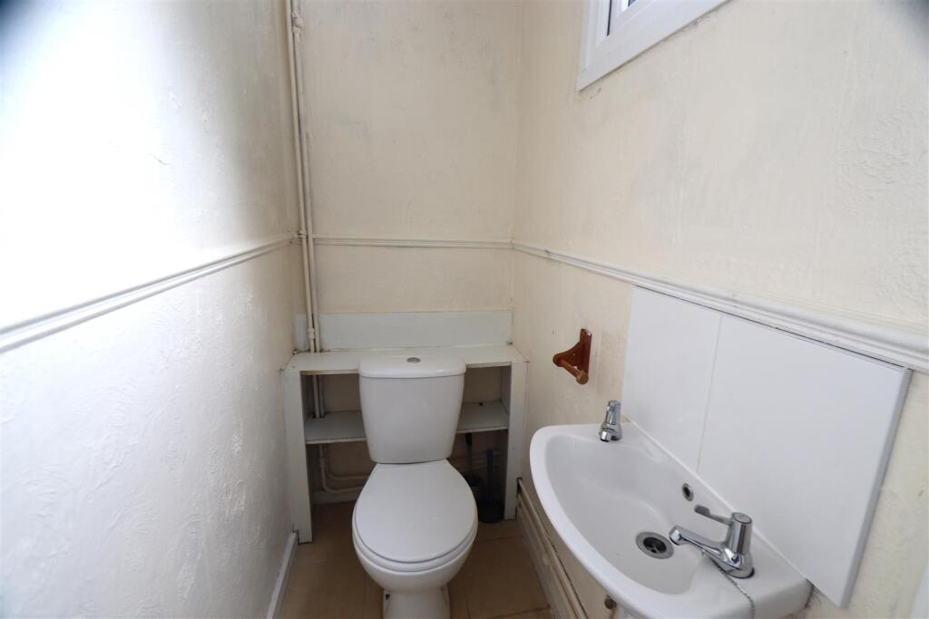 GF WC.JPG