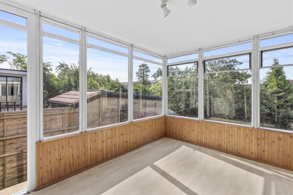 39 Terryfield Road, HP13 7RY-10.jpg