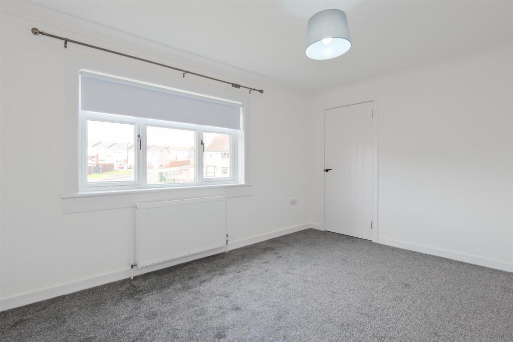 009-1 Innellin Crescent, Shotts ML4 4DB.jpg