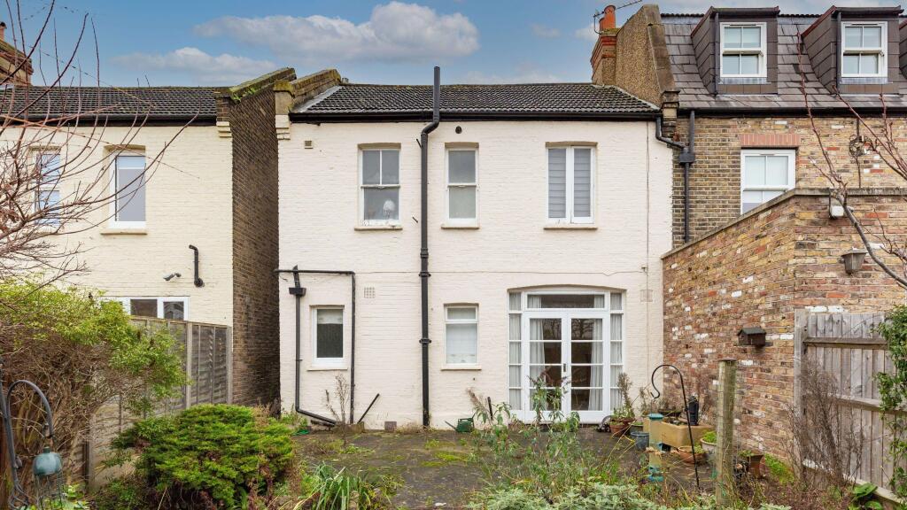 Flat A, 32 Ethelbert Road, Raynes Park, London, SW20 8QE