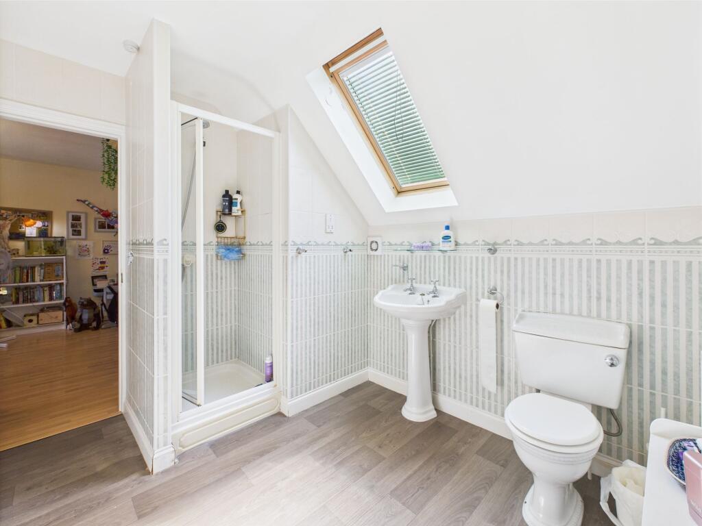 Jack &amp; Jill Shower Room