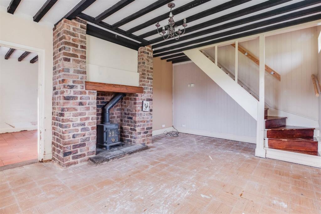Constables Ivy Cottage, Brimstage Lane-2-6.jpg