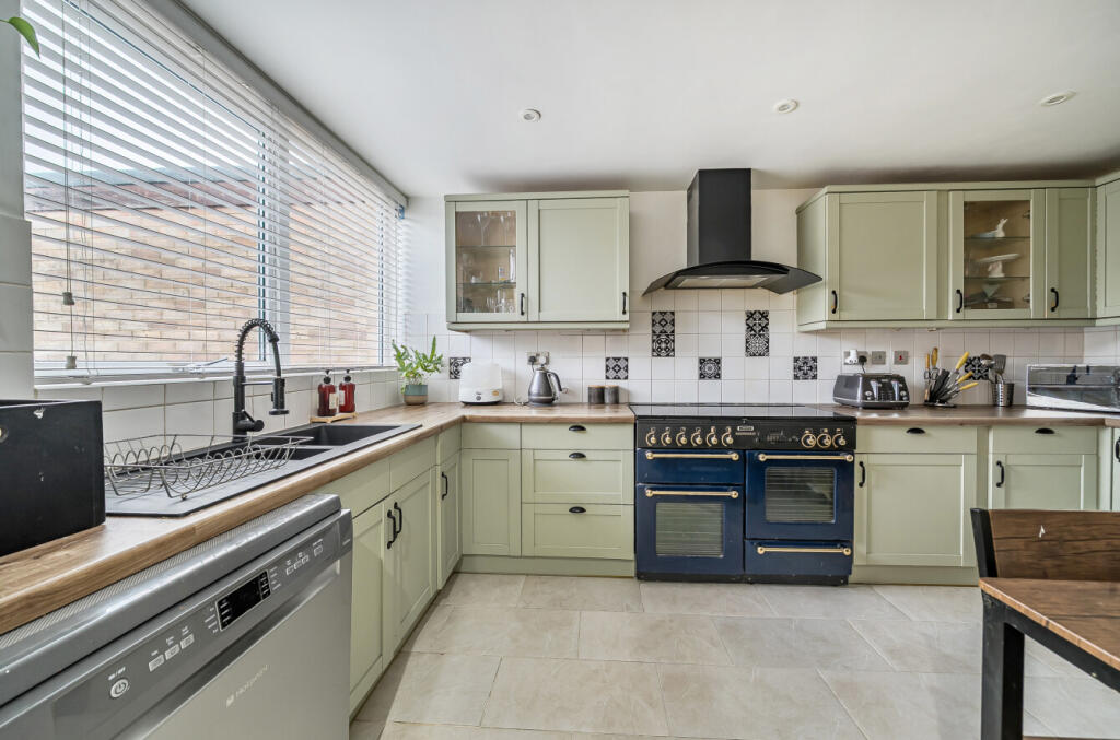 1387398-3-6931a9d...