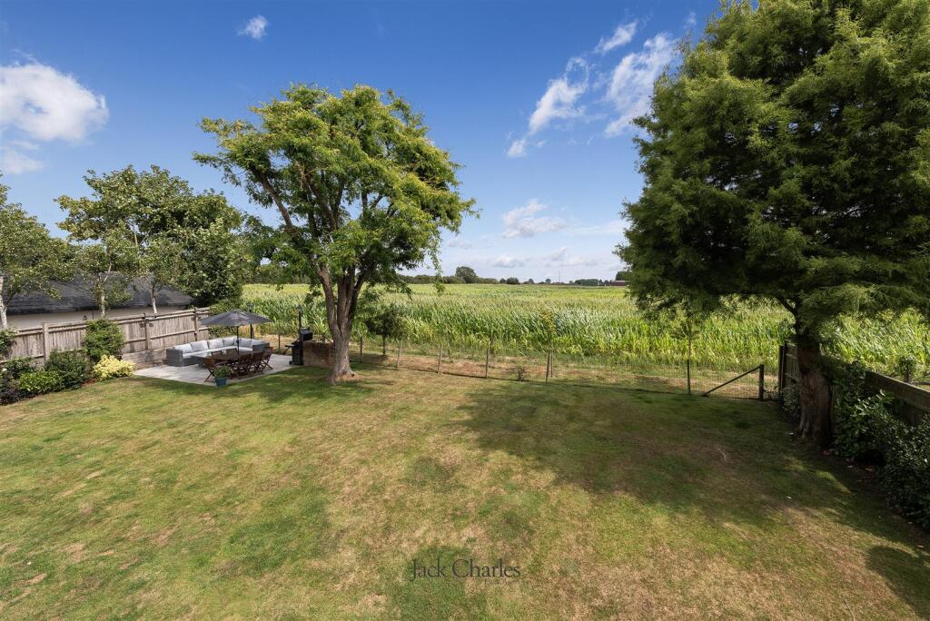 2 Chelsfield Close, TN11 0DW 018.jpg