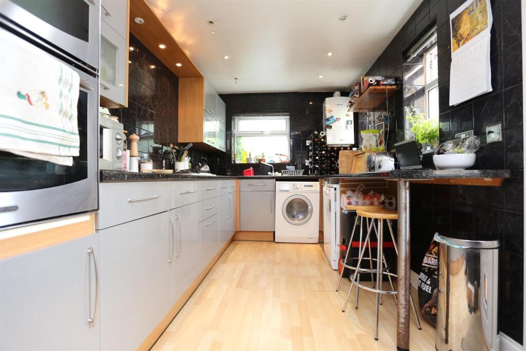 112 Cowper Street Kitchen.JPG