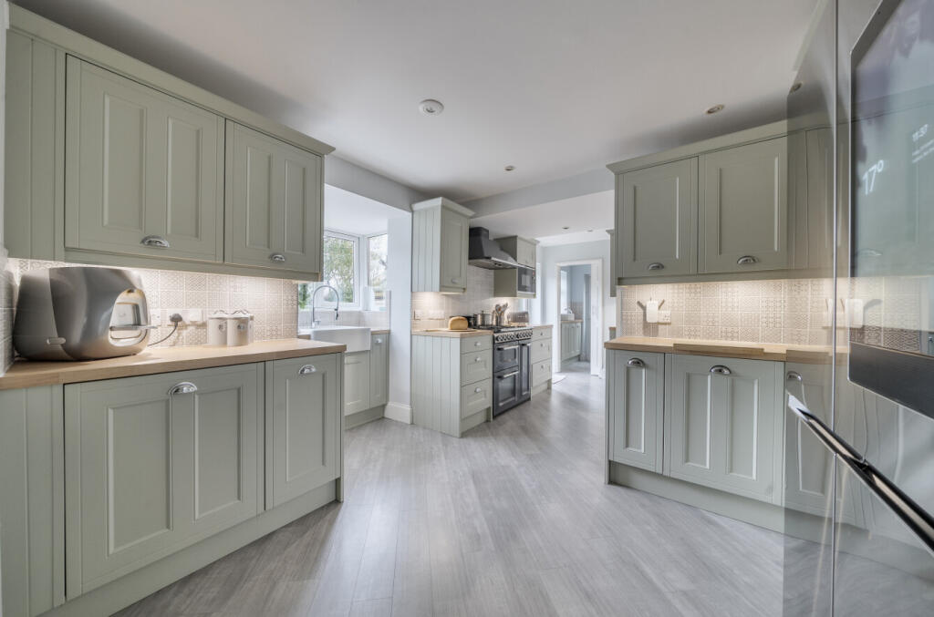 13609221868dfb09f610a2