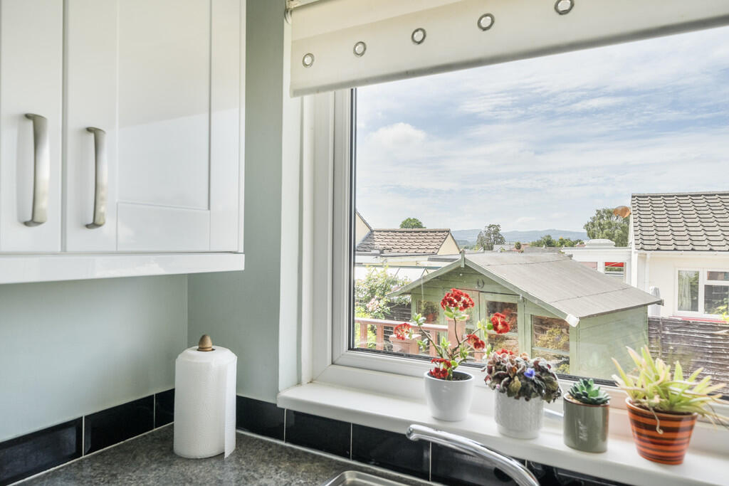 1316163-16-685d64...