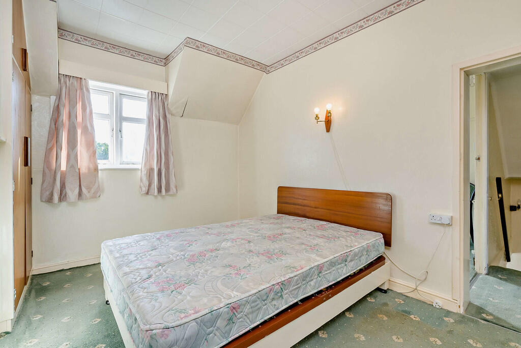 8665843-interior0...