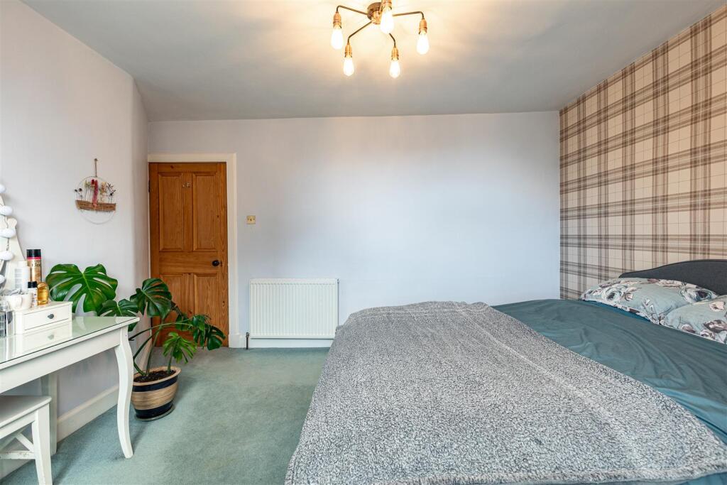 2 Alpine Crescent Thornhill 31.JPG