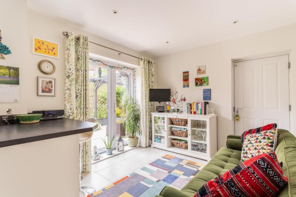 Charlwood Drive-9.jpg