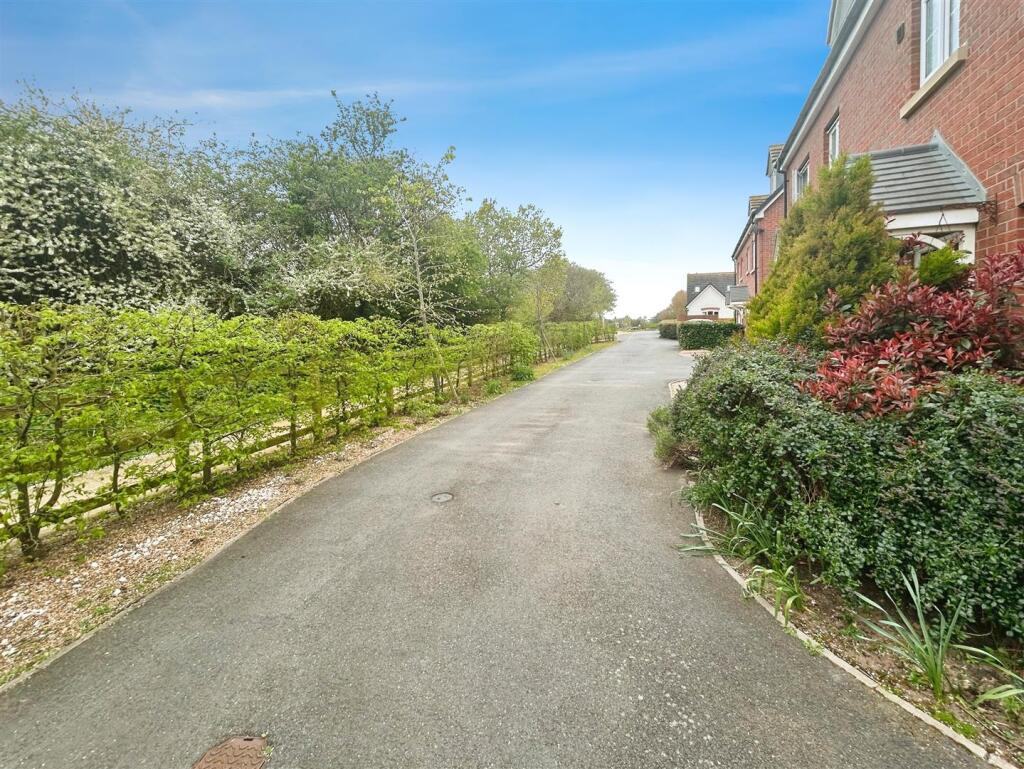 8ffcbf15-5-48A1-920B-19496C4267CA-2279-000001811D9