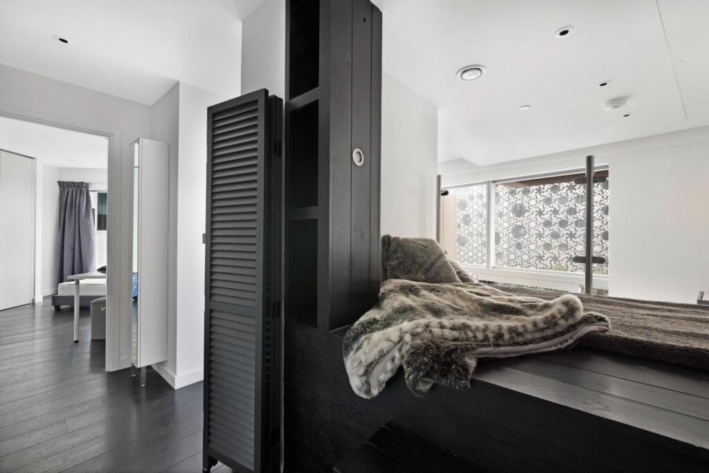 UPPER RIVERSIDE, 2, 402 RESHOOT-26.jpg