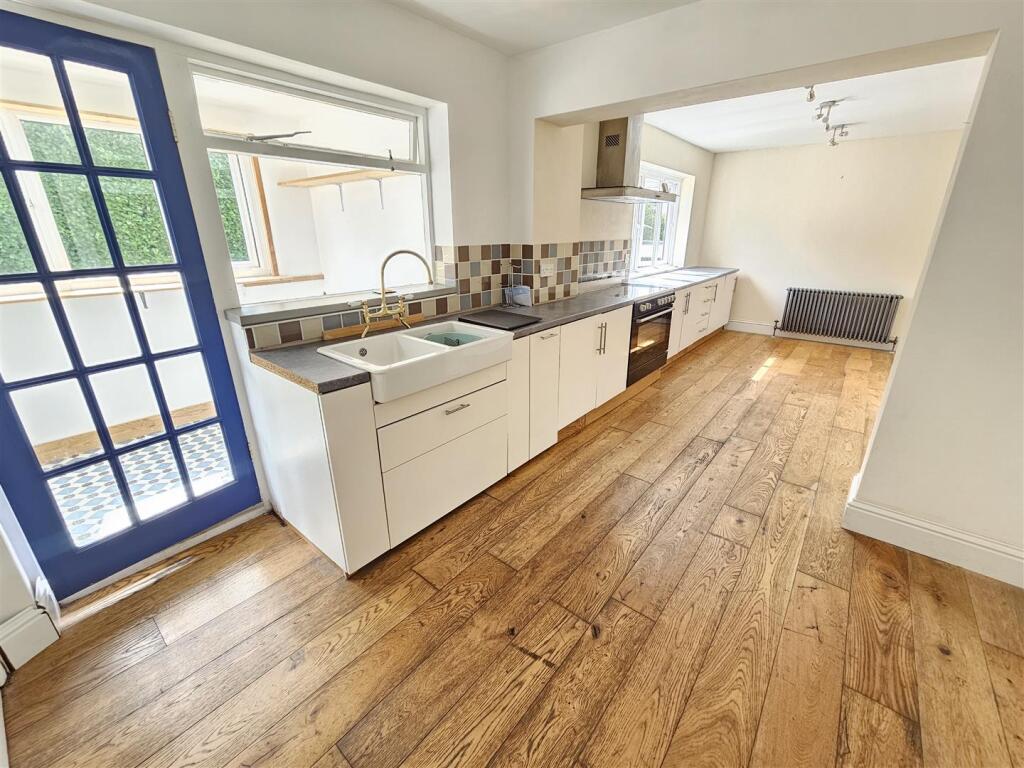Kitchen B.jpg