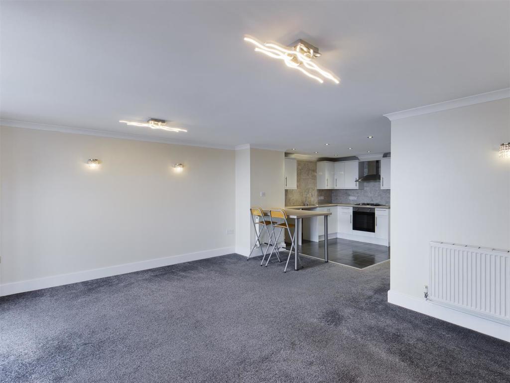 Lounge/Kitchen