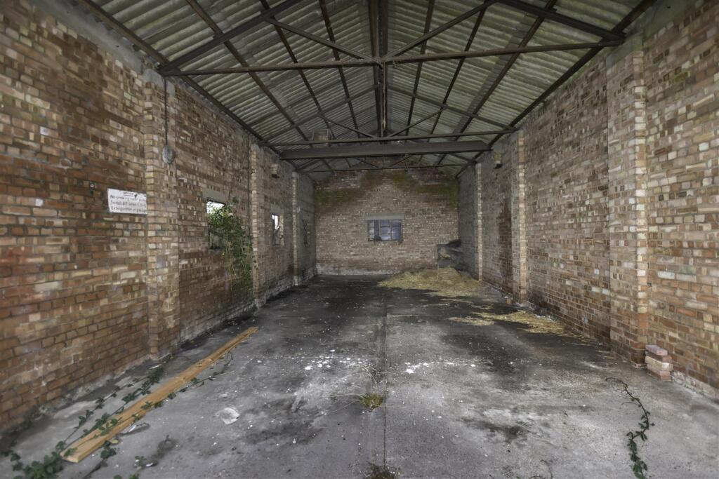 The Barn 8.jpg