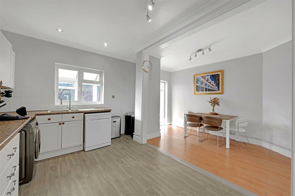 Kitchen Diner 1.jpg