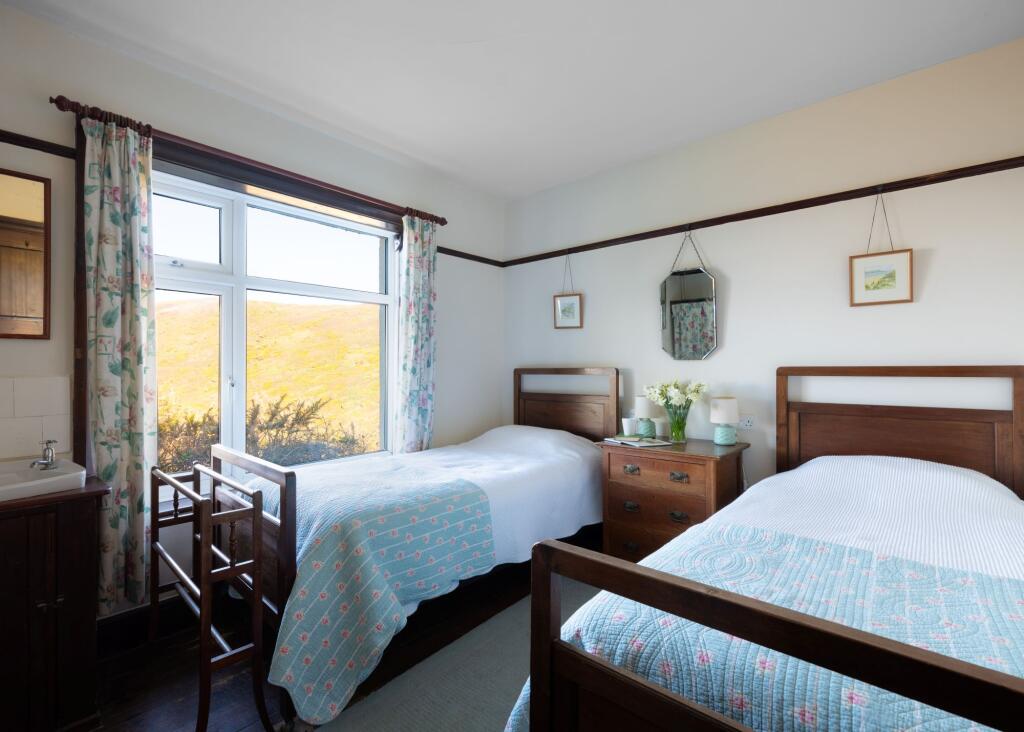 683ec4c5acd4c_Whins-13