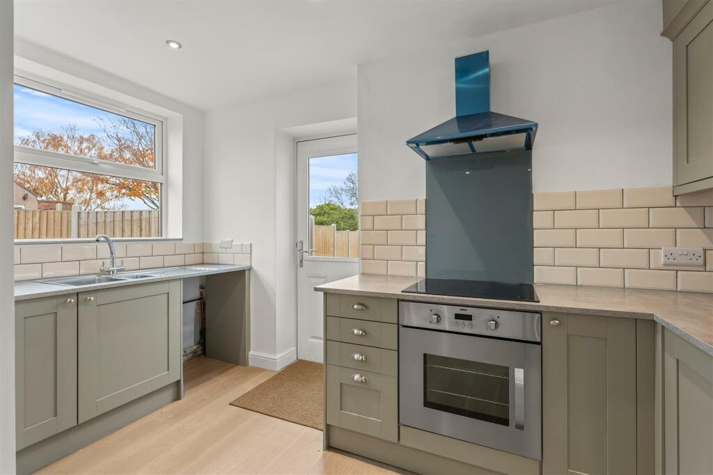 8 Bridle Road-01.jpg