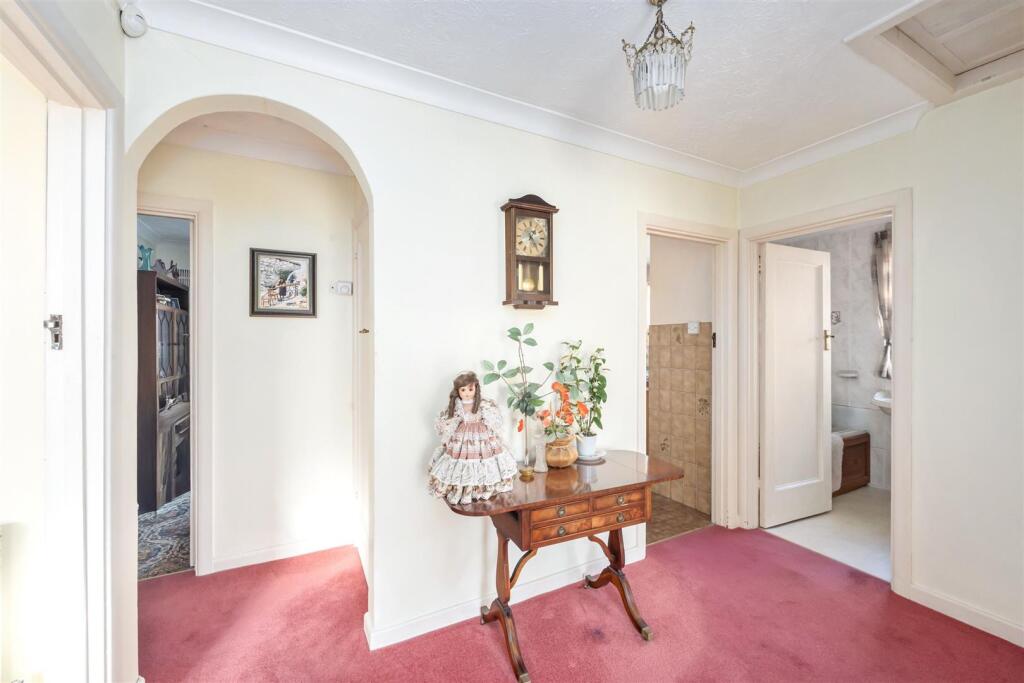 Larkfield Way 20 ENTRANCE HALL.jpeg