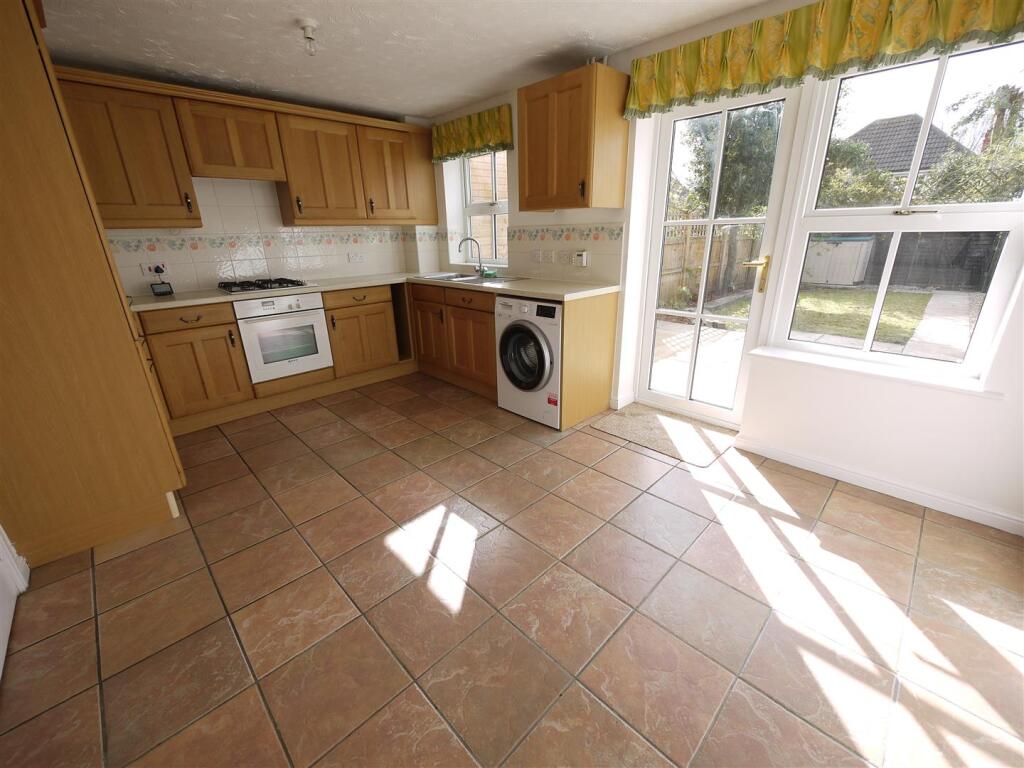 KITCHEN/BREAKFAST ROOM