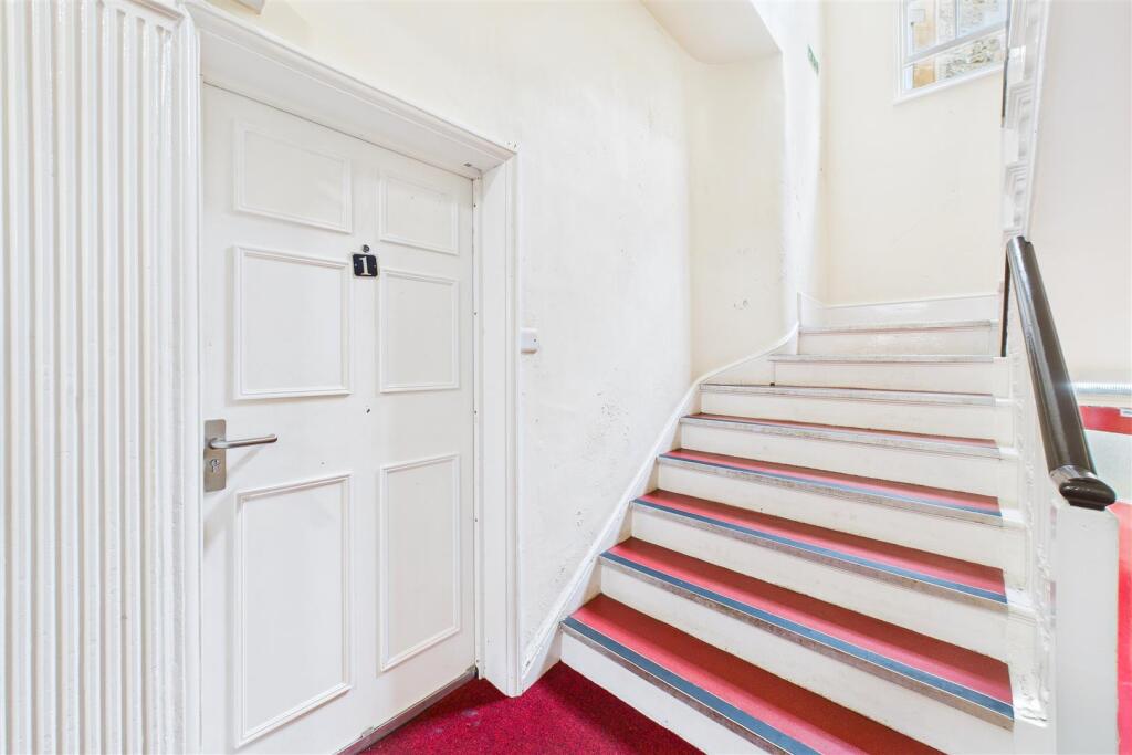 Flat 1, 2 Fountain Buildings, Walcot, Bath BA1 5DU