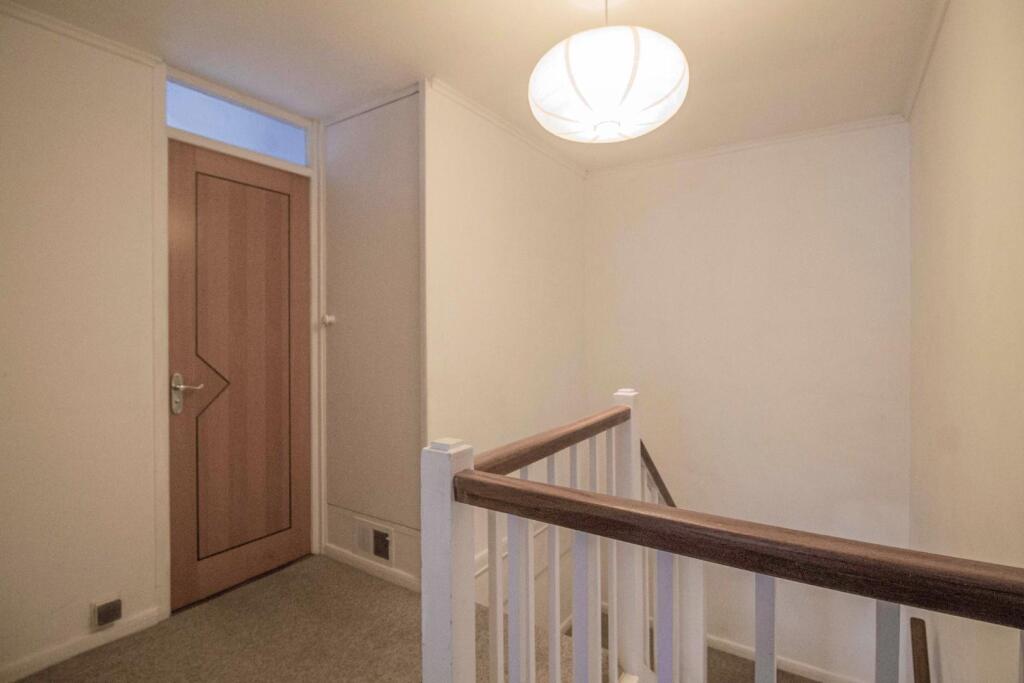 116 Cannon Street [Landing] 01.jpg