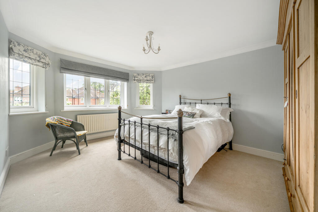 1295440-11-682df1...