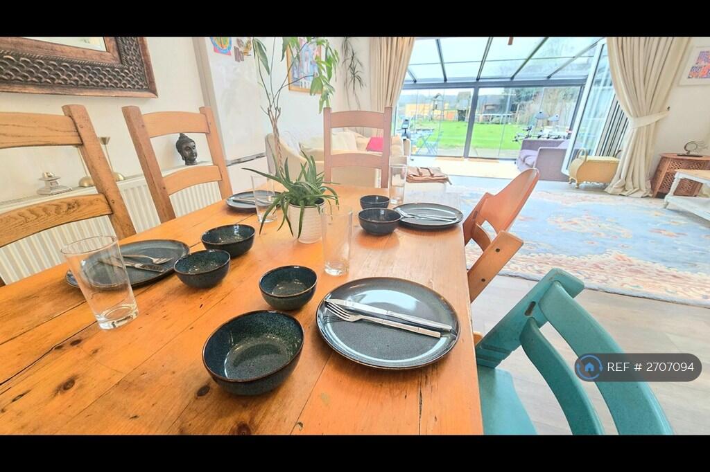Family Dining Table And Fully Stocked Kitchen 