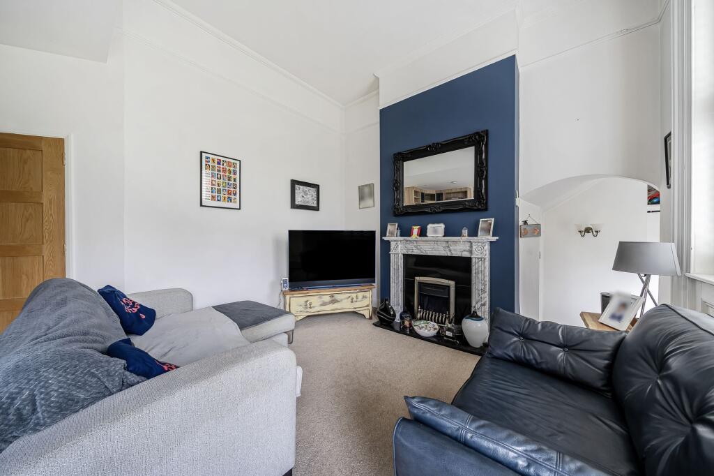 Living Room/Dining Room (2)