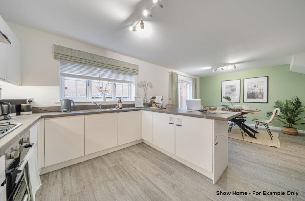 1373801-15-6903aba649b95