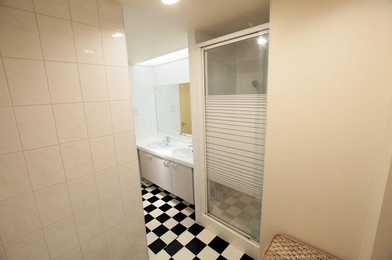 En Suite Bath/Shower Room