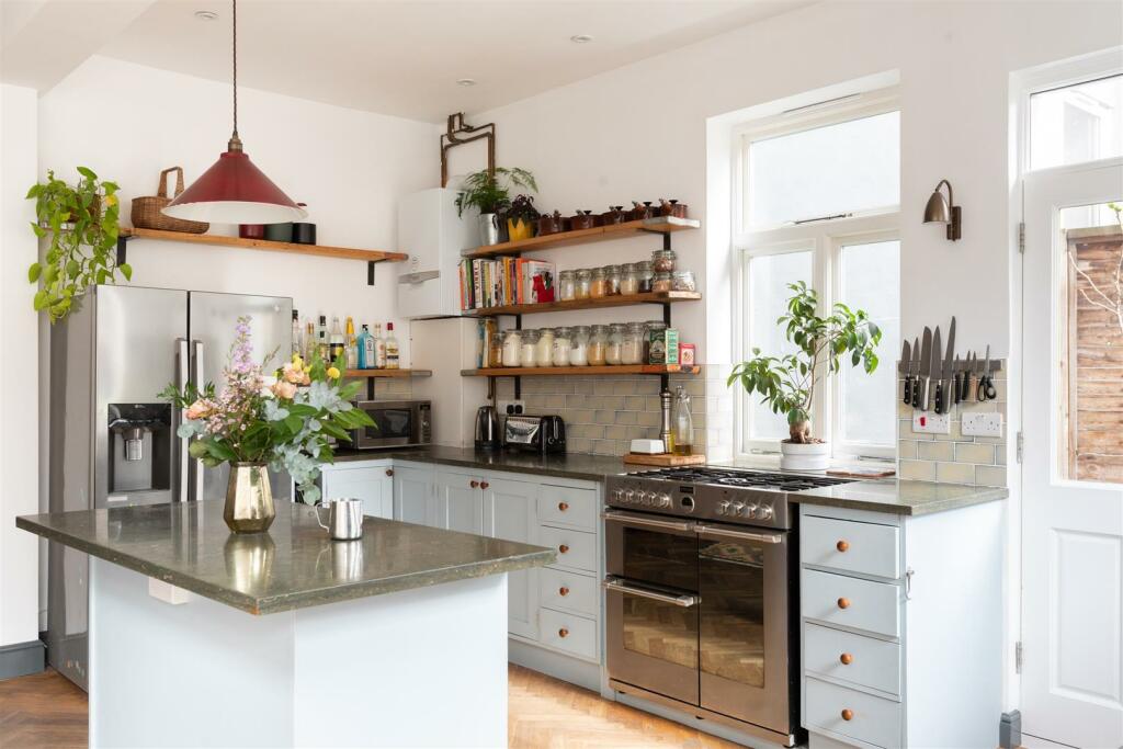 23 Fletcher Lane-02.jpg