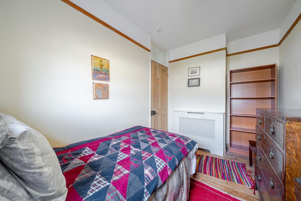 1297413-6-682e305...