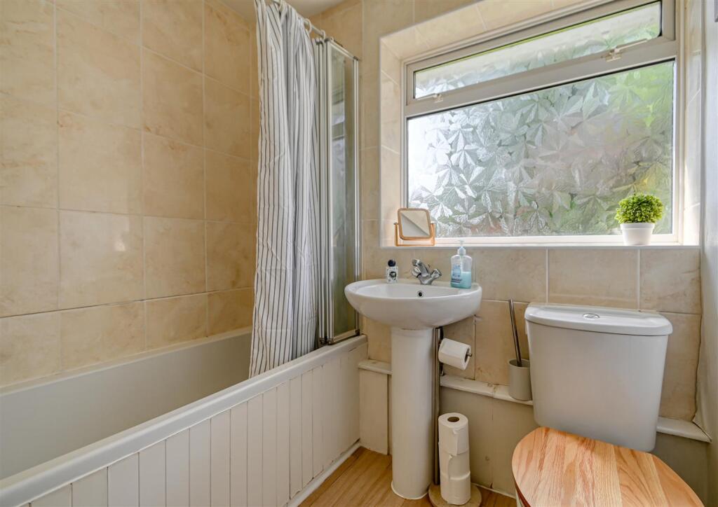 26 Greenfields Road-5.jpg