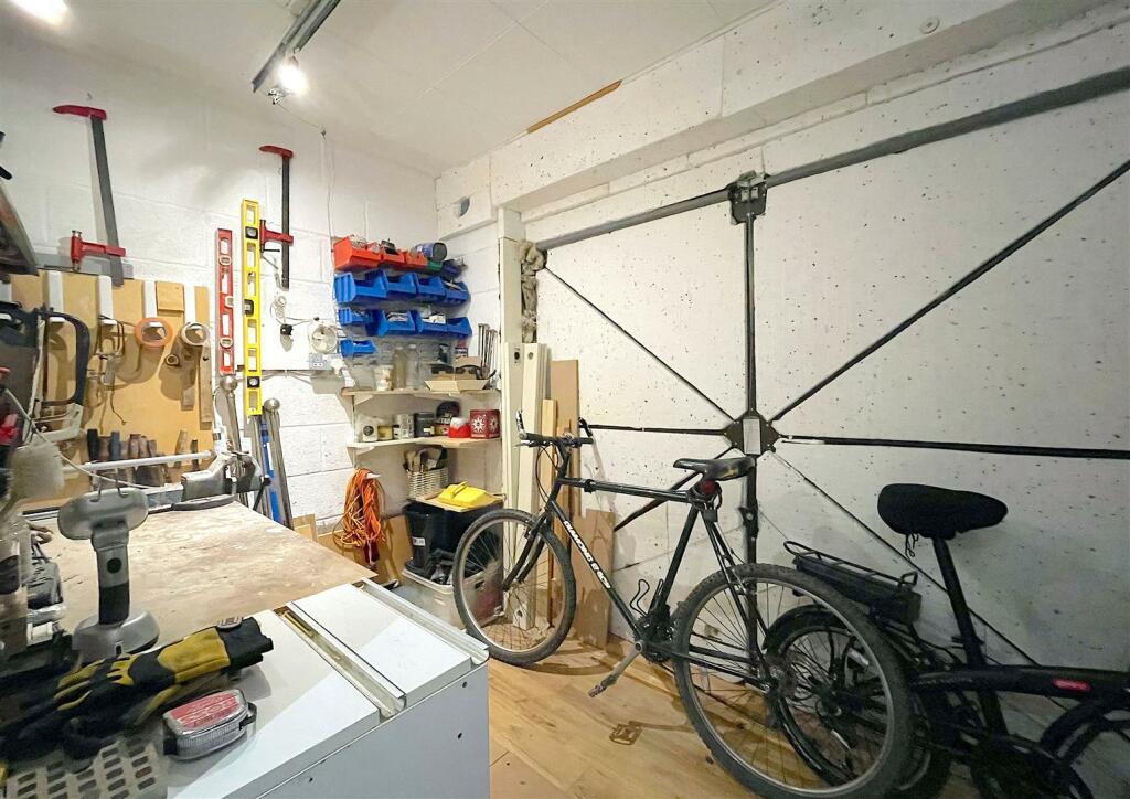 garage workshop.jpg