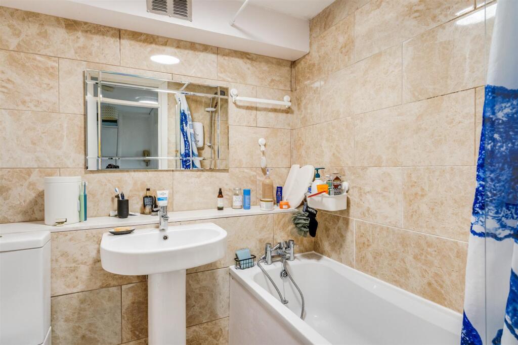 13 Foye House-Leigh Woods-BS8 3PE -35.jpg