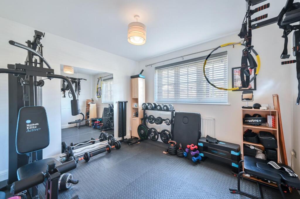 NUTCROFT GROVE,  (3).jpg