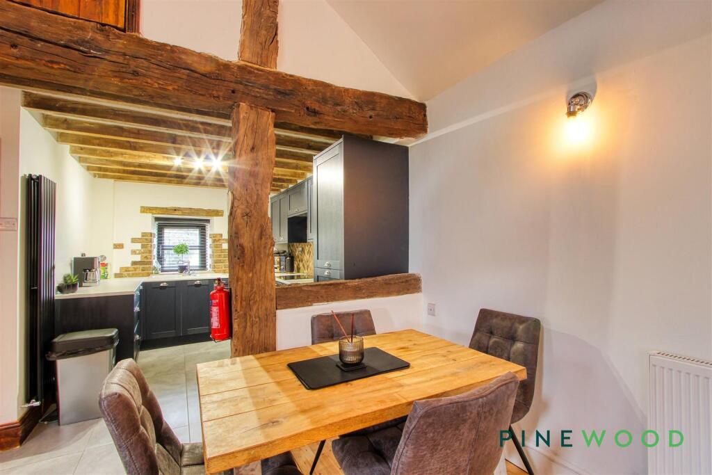 BARN/ANNEXE - DINING AREA