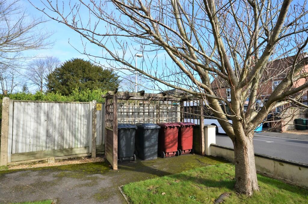 Bin Store