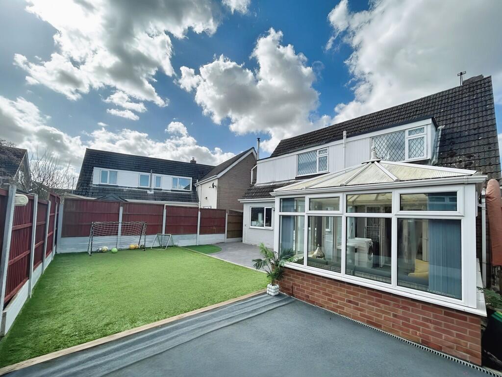 8f179ea2-WhatsApp...