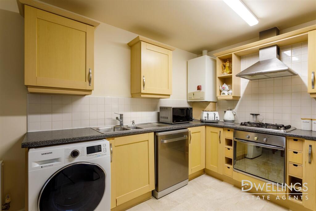 DWELEST- 20 St Matthew street, DE14 3DT - 008.jpg