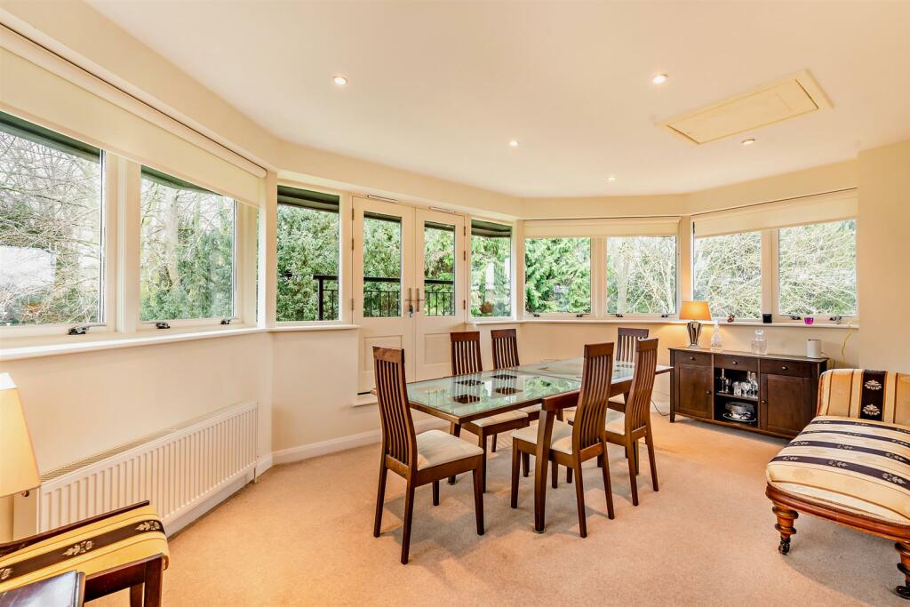 8580738-interior16v2-800.jpg