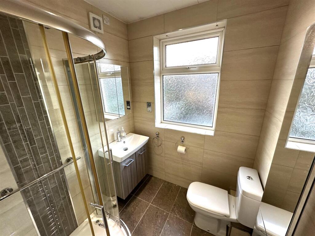 Shower room.jpg